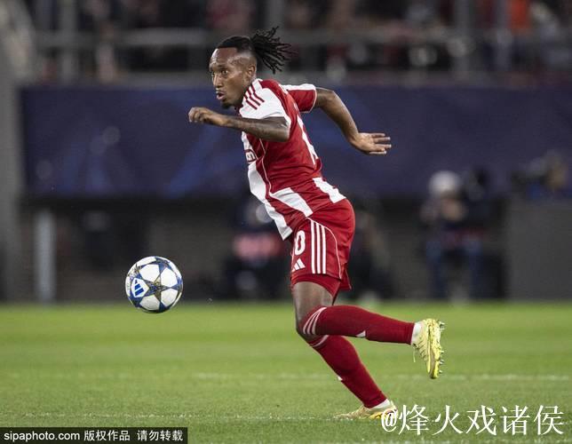 32岁前中超水货爆发！欧冠攻破皇马巴萨大门！他